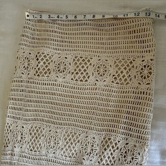 Bloomingdale’s AQUA 2 Piece Set Crochet Lace Top & Skirt Cream Outfit S/M - Picture 7 of 16